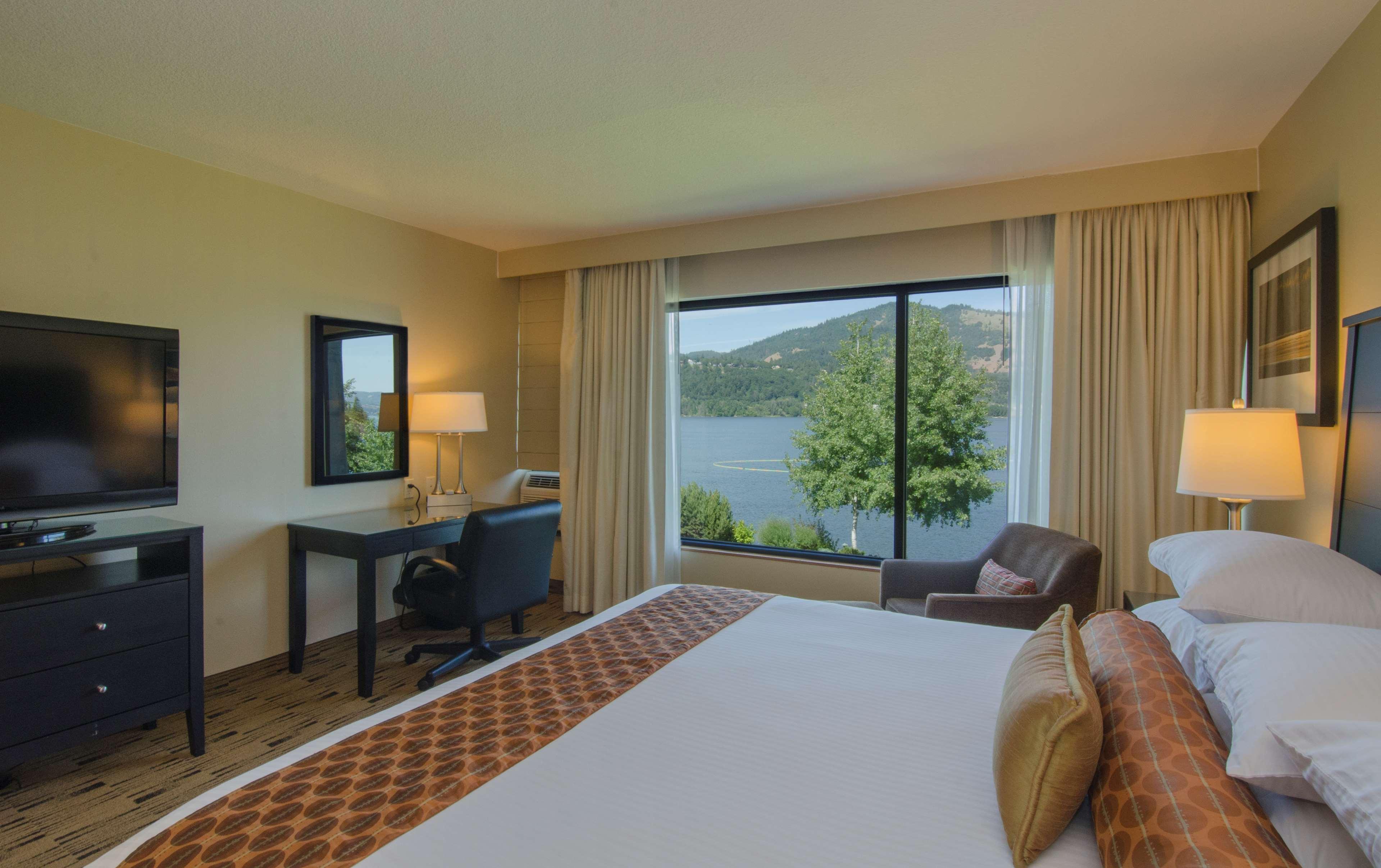 Best Western Plus Hood River Inn Exterior photo